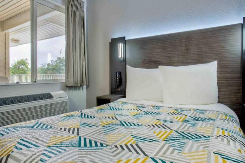 1 Full Bed  ADA/Tub - foto 14