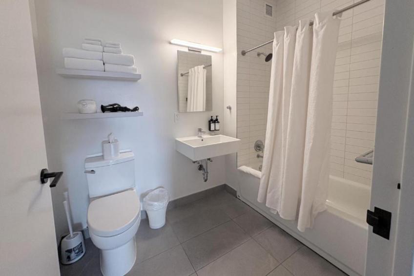 Studio Stay  Queen Bed  Court Square - foto 21