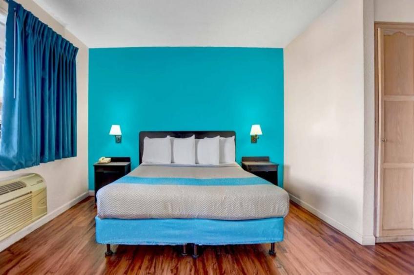 1 King - 1 Full Bed  Mobil Access RI Shwr Nsmk Ste - foto 5