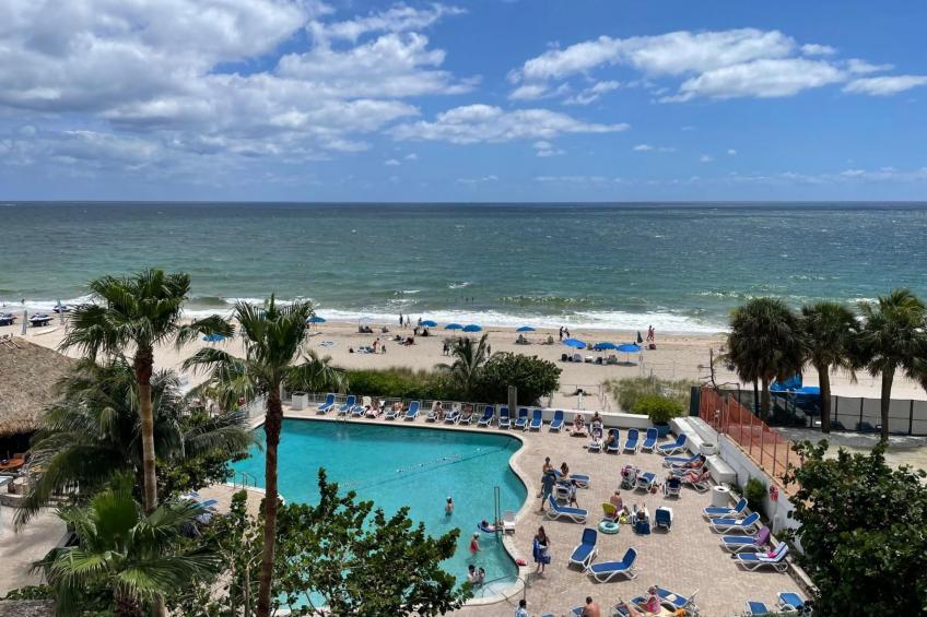 Eigentumswohnung am Strand mit privatem Jacuzzi und Pool