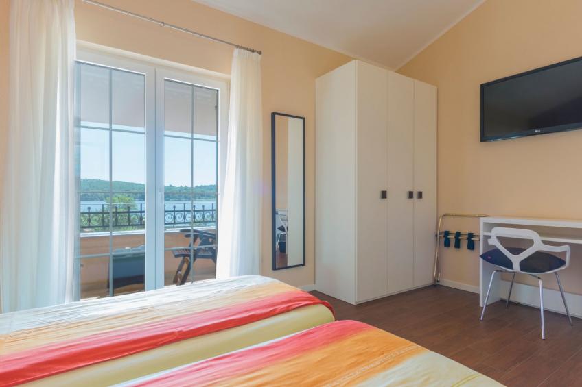 in Pomer mit privatem beheizten Pool und Meerblick - foto 16