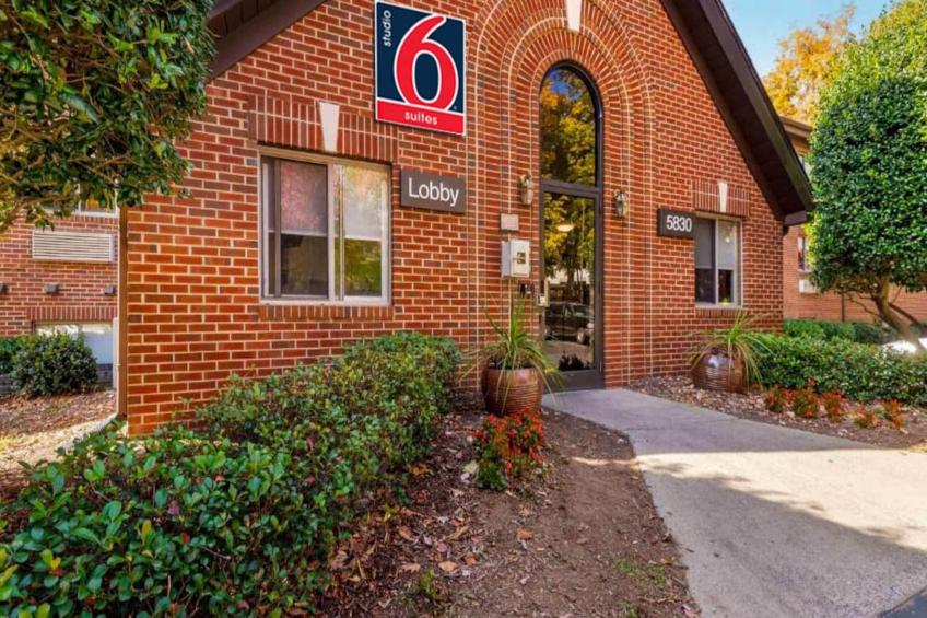 1 Queen Bed | Non-Smoking, Micfridge, Sofa-Bed