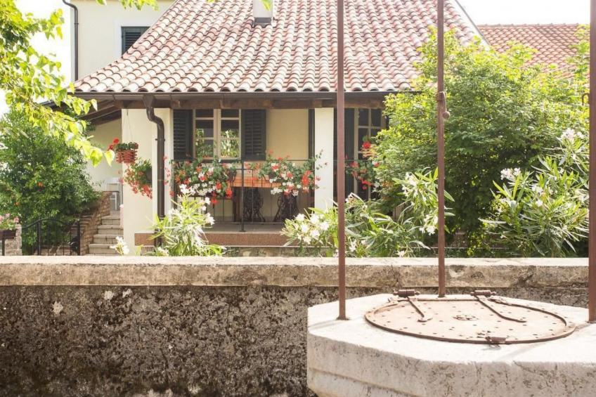 Haus mit modernem Interieur und einer alten Taverne - foto 9