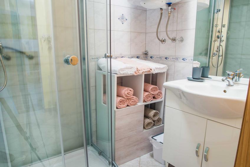 Luce Hilltop Cozy Apartment - Two Bedroom Apartment - foto 16