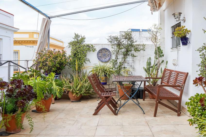 Helle Dach-Maisonette mit riesiger Terrasse