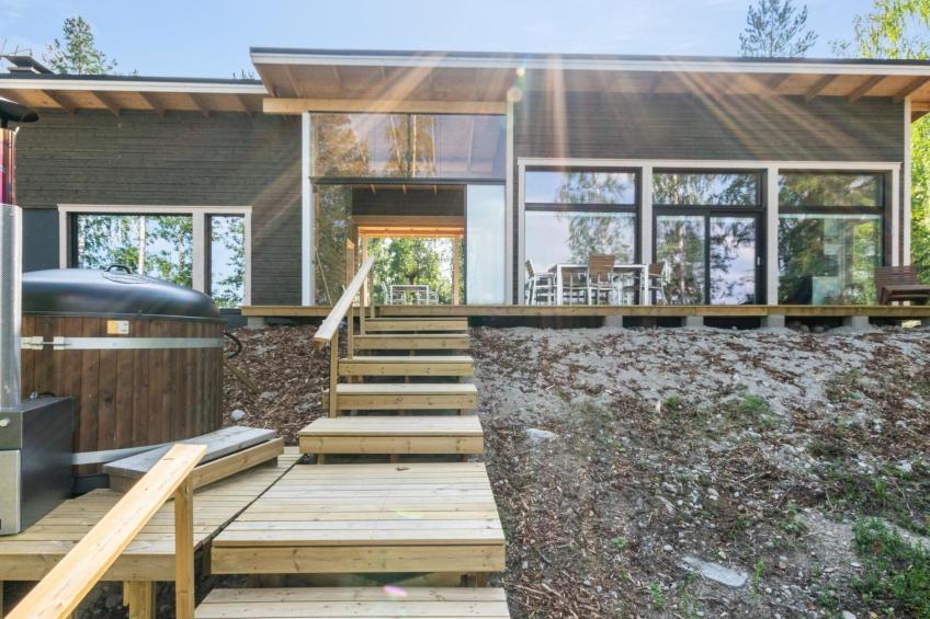 Hot pool cottage kesäranta