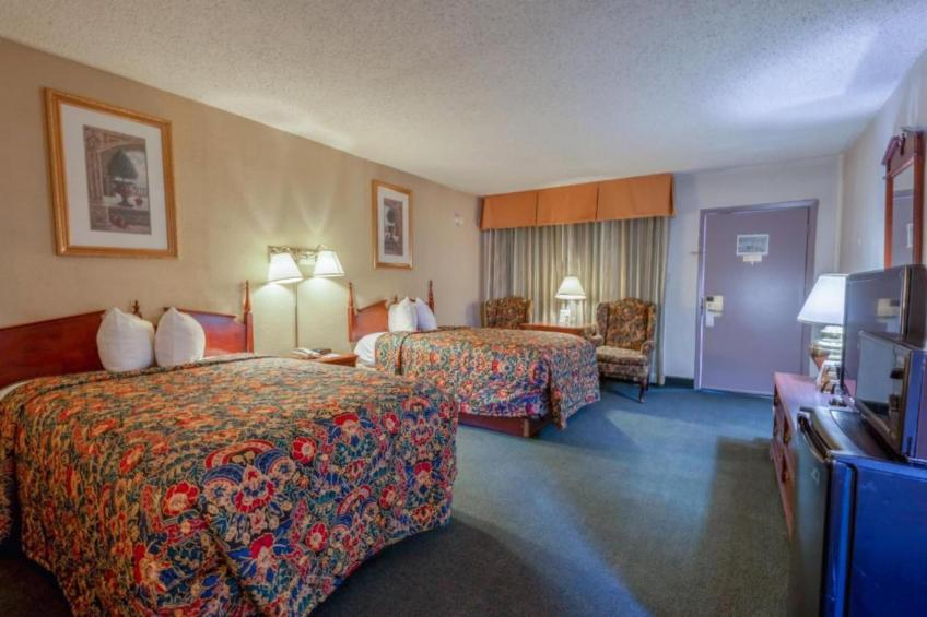 2 Full Beds & 1 Queen Bed - foto 12