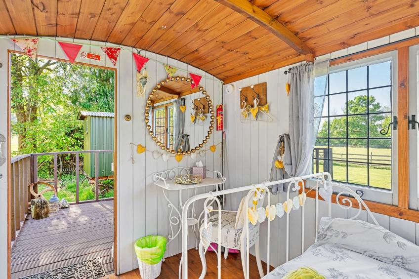 Shepherd's Hut at Hilltop Farm - foto 20