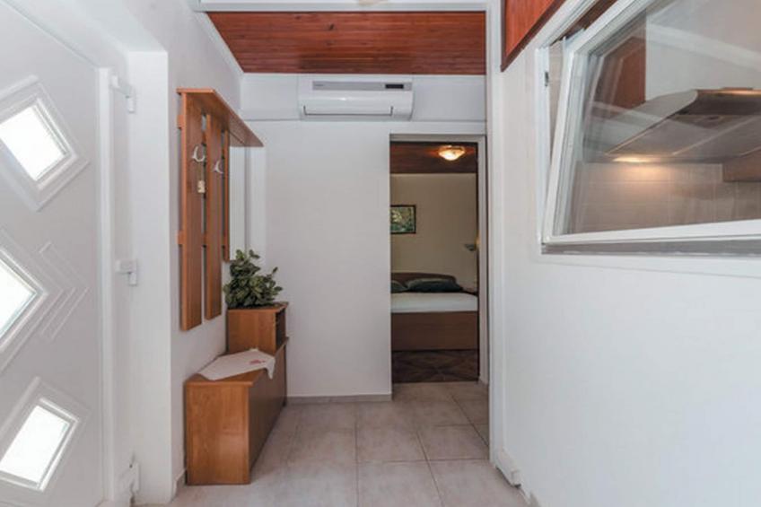 Charming One Bedroom Apartment Povljana - One Bedroom Apartment - foto 14