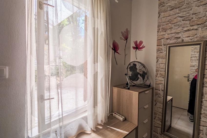 Apartment Bella mit Balkon und Terrasse in Necujam - foto 27
