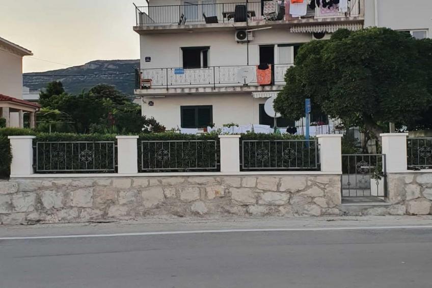 Spacious Apartment Steps from the Beach, with Private Terrace and Grill - Three Bedroom Apartment - foto 9