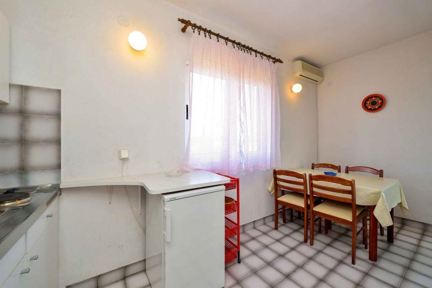 Vakantiewoning met zwembad en airconditioning - VW-2DN69 - foto 37