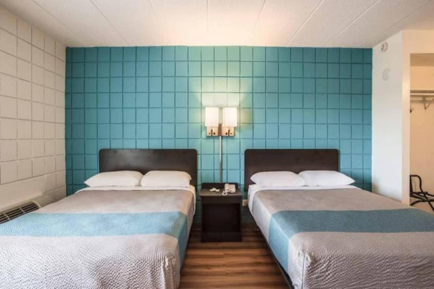 2 Queen Beds  Non-Smoking