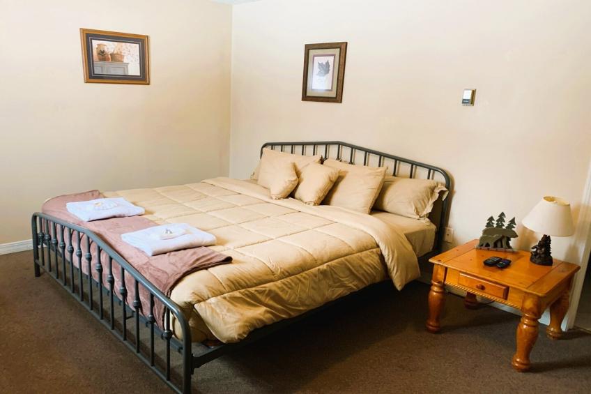 King Bed Riverfront Suite - foto 72