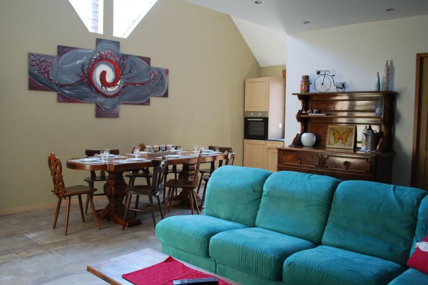 mit Gemeinschaftsgarten und Grill