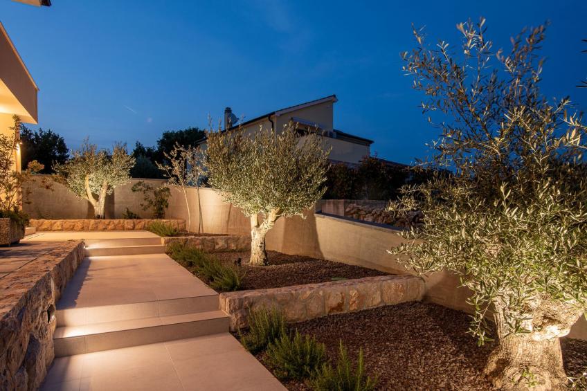 Luxuriöse Villa mit Salzwasserpool in einer ruhigen Gegend - foto 38