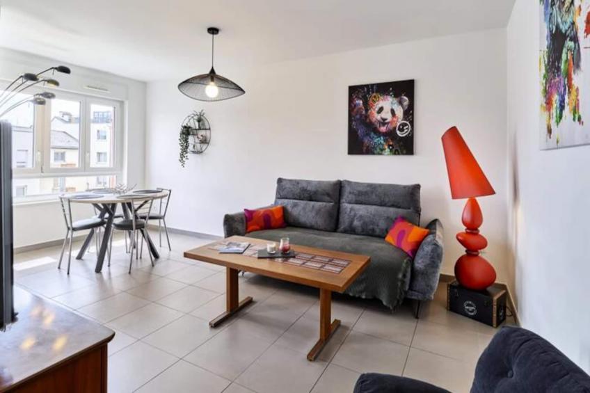 Dans Les étoiles - 2 Chambres Proche Centre Ville Avec Parking Inclus - foto 2