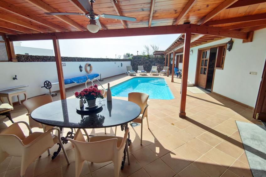 Villa mit beheiztem Pool - foto 12