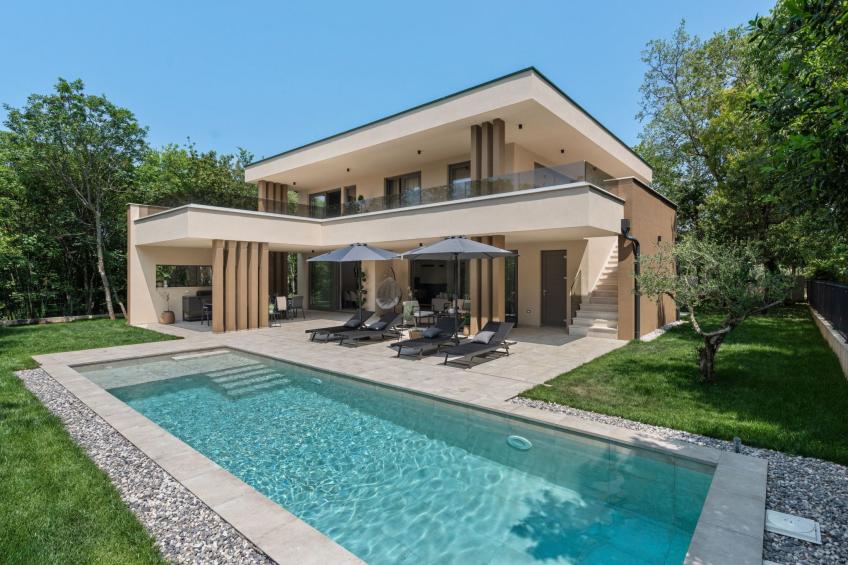 Luxuriöse Waldvilla mit beheiztem Pool in Kroatien