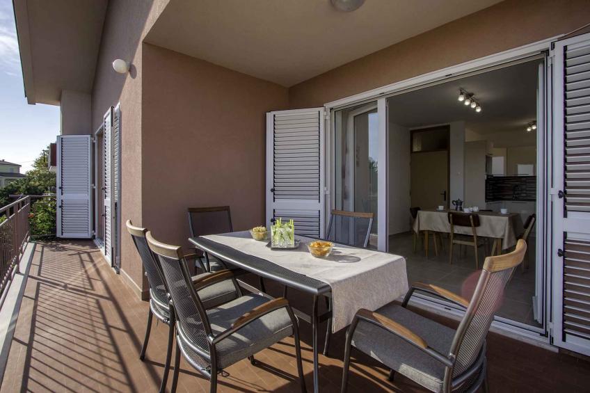 Holiday apartment with large garden - BF-6FDJ