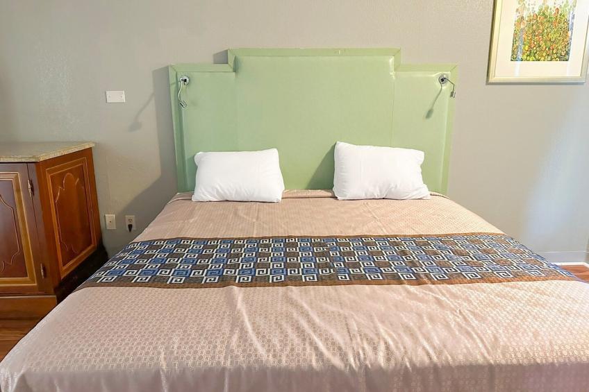 King Bed Non-Smoking - foto 14