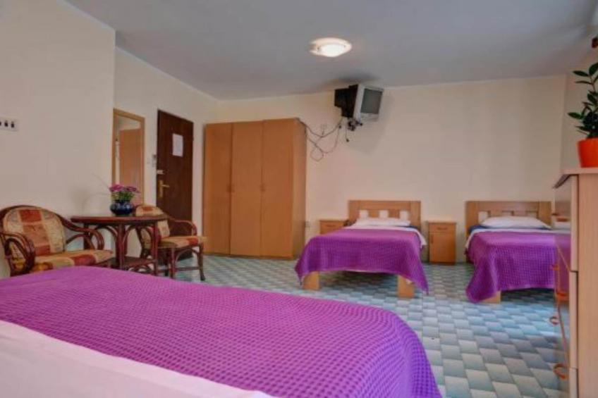 Quaint & Affordable Stay in Budva Traditional Stone House - Family Room 2 - foto 6