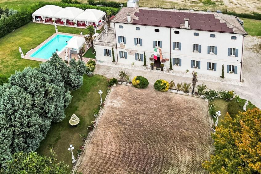 Tenuta "Villa Dalla Benetta" Pool - Wassermassage