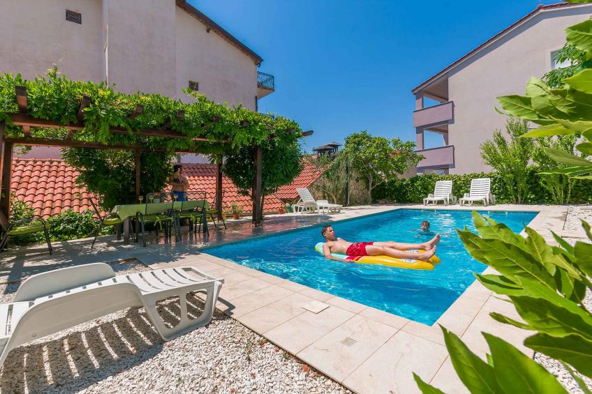 Vakantiewoning met terras en zwembad - VW-NPVF5 - foto 7