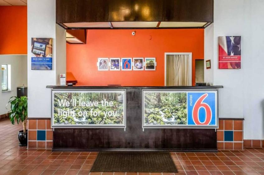 1 King Bed  Non-Smoking Kitchen - foto 31