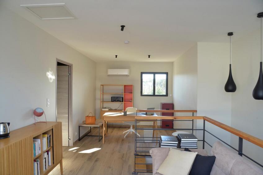 Belle maison avec piscine à débordement chauffée - foto 37