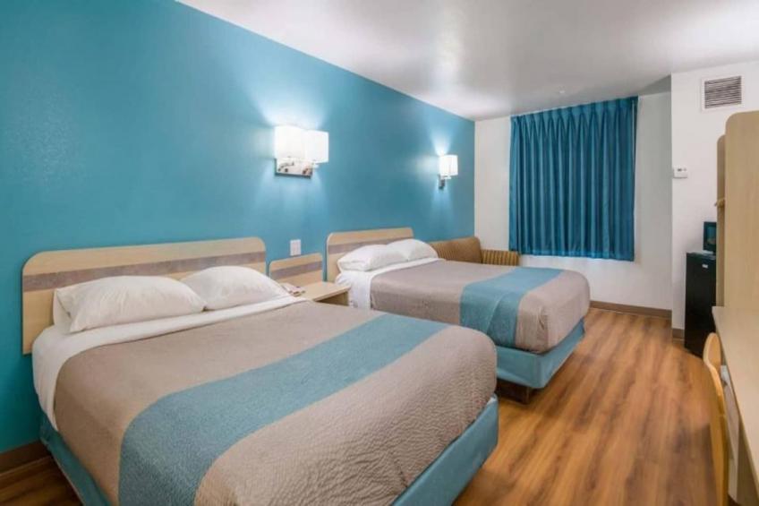 2 Full Beds  Smoking - foto 17
