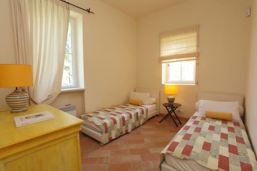 Bastide avec piscine 3 terrasses dans un écrin de verdure - foto 18