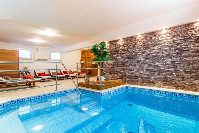 Villa Kamenica  im mediterranen Stil mit Innen- und Außenpool - foto 33