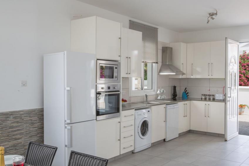 Moderne, geräumige Villa am Strand mit Pool - foto 15