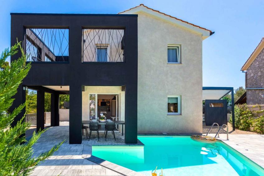 Villa met airconditioning en zwembad - BF-Y99MY