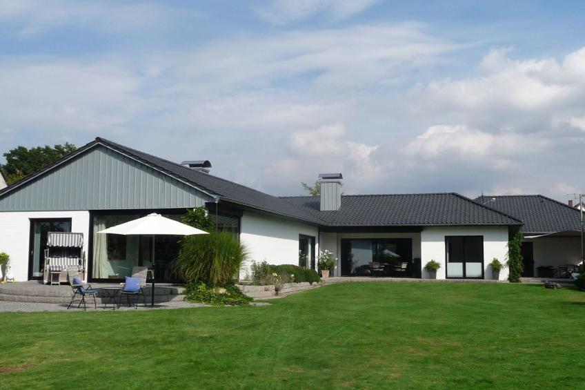 Großzügiges Haus mit traumhafter Gartenanlage