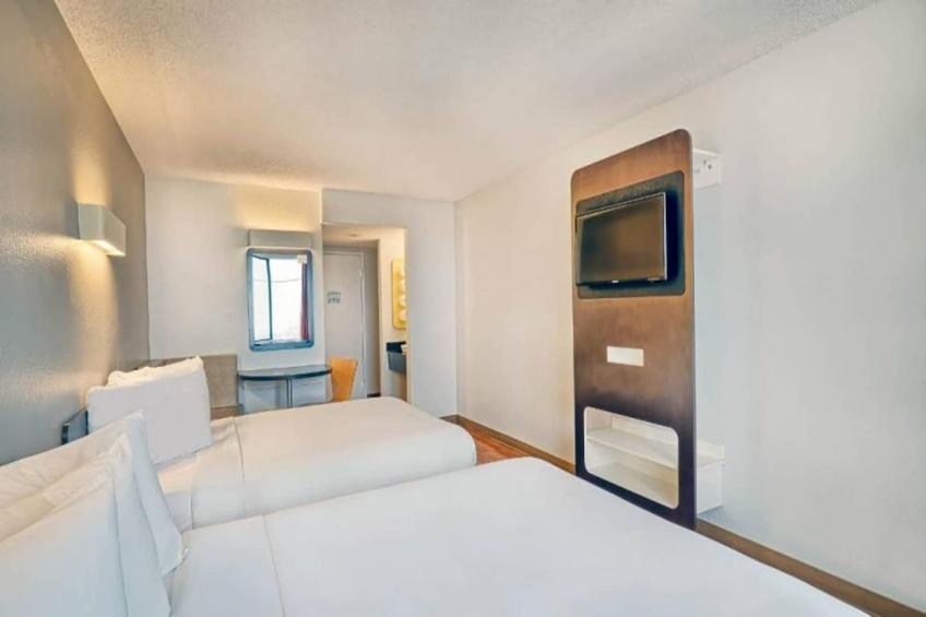 2 Queen Beds  Mini Fridge - foto 7