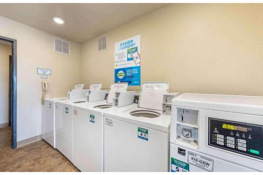 2 Full Beds | Smoking, Kitchen - foto 4