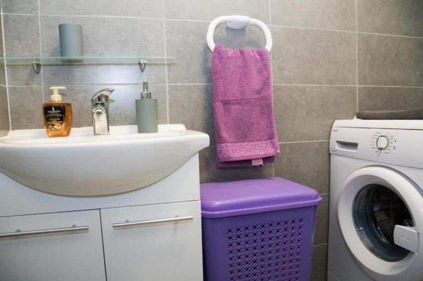 Exclusive Elegant Villa with Pool in Kastel Novi - Seven Bedroom Villa with Pool - foto 19