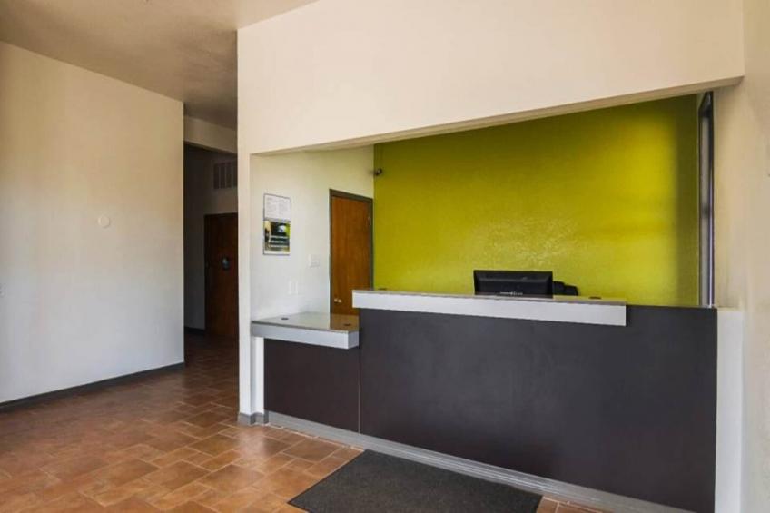 2 Queen Beds  Smoking Kitchen - foto 3