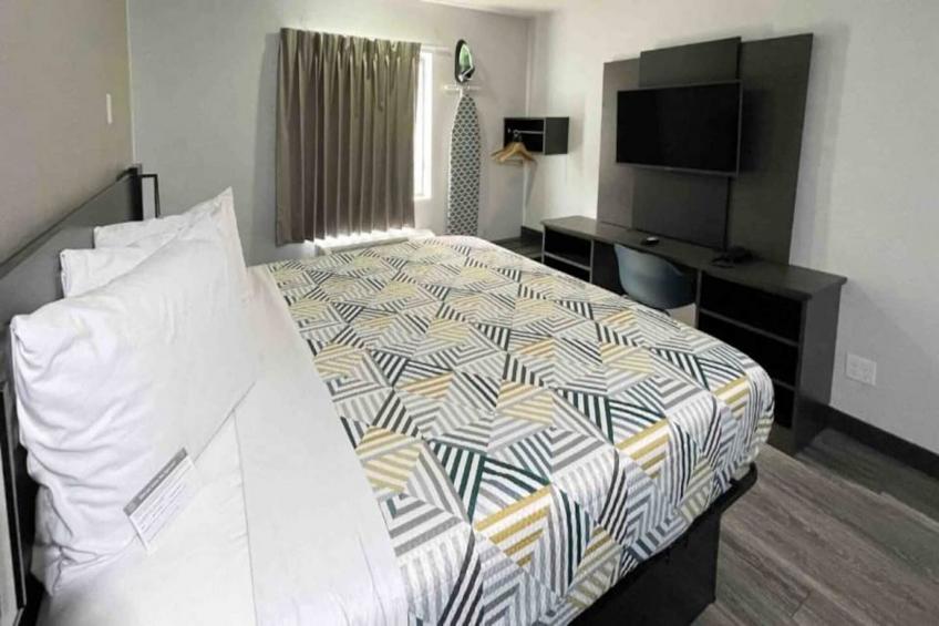 1 King Bed  Smoking Micfridge - foto 26