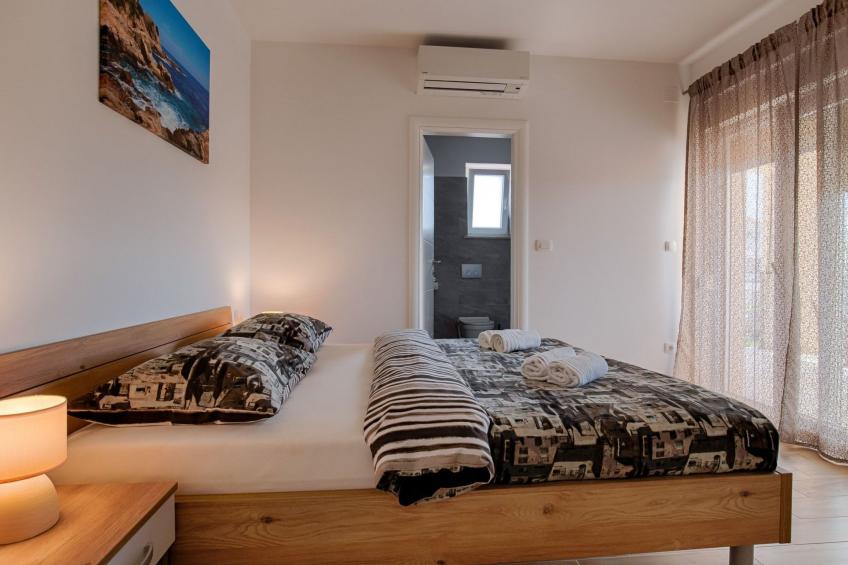 Haus in Pinezići mit privatem Pool - foto 40