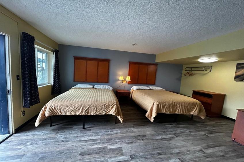 2 Queen Beds Non-Smoking