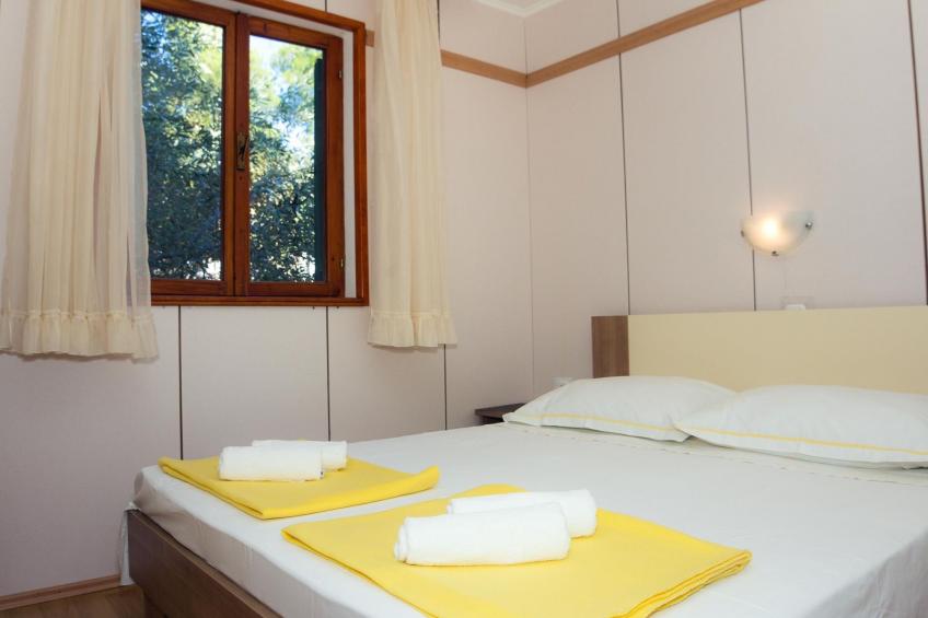 in Maslinica mit Großer Terrasse - foto 19