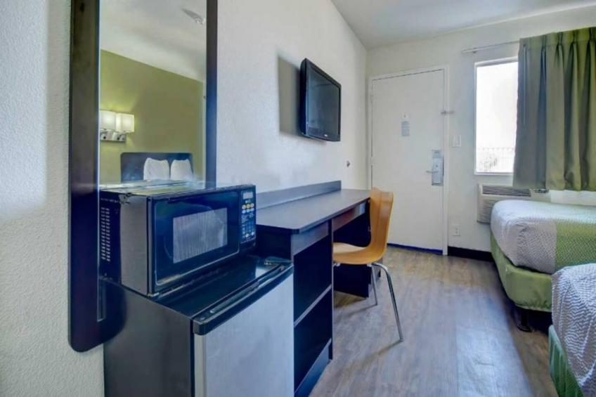 1 QUEEN BED  ADA ACCESSIBLE - foto 5