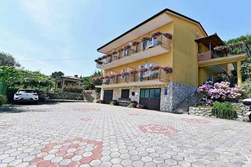 Scenic Retreat Rooms and Family Apartments - One Bedroom Apartment with Terrace - foto 12