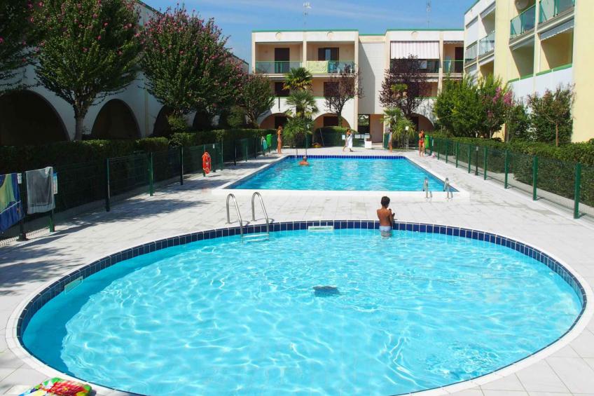 Vakantiewoning met airconditioning, terras, balkon en zwembad - VW-GBYG8 - foto 3