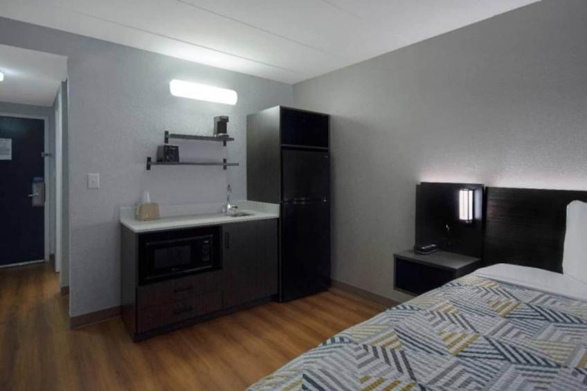 1 King Bed  Micfridge - foto 10