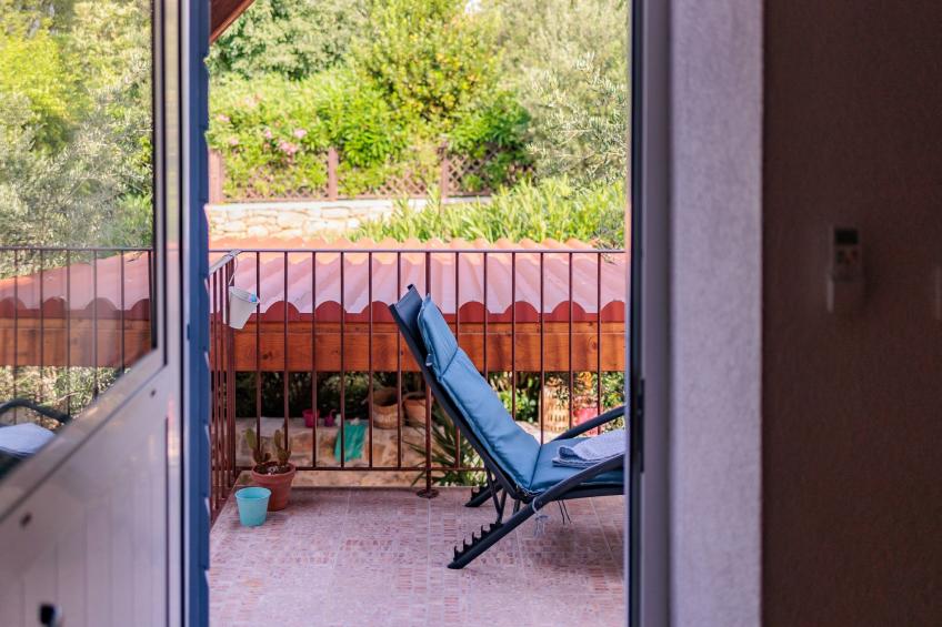 Traditionelles Steinhaus am Meer in Preko - foto 33