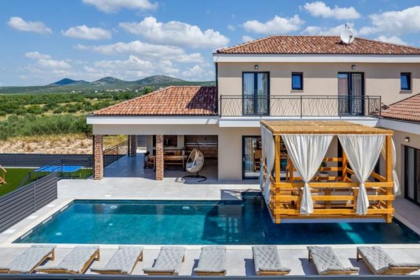 Magnificent Villa Oasis with extra large heated po - foto 10
